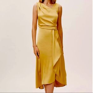 Elegant Yellow Sleeveless Dress